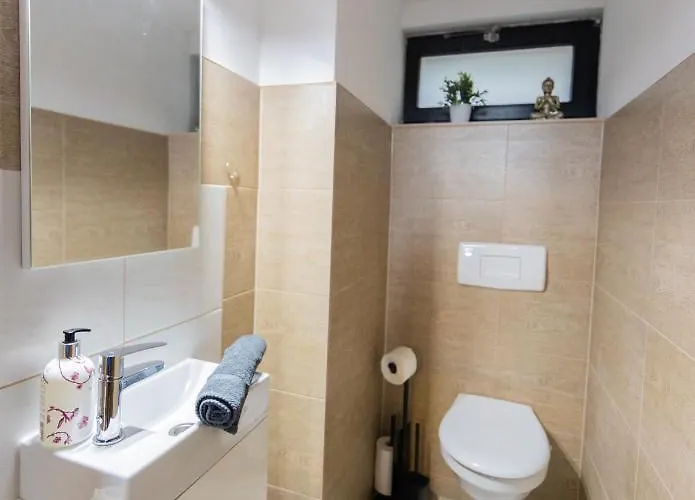 Vakantiehuis Rhoenkristall Modernes Terrassenhaus Mit Weitblick *