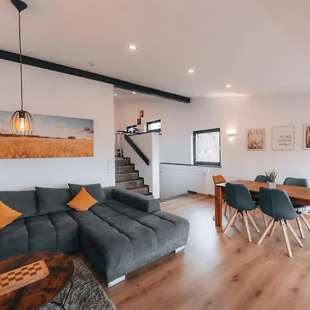 Rhoenkristall Modernes Terrassenhaus Mit Weitblick 別荘